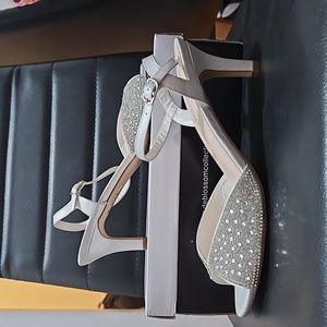 White rhinestones wedding shoes